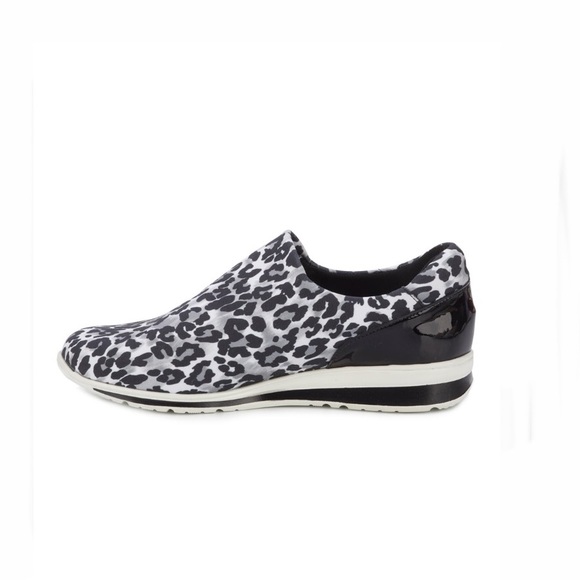 Walking Cradles Black & Snow Leopard Dash Sneakers Women’s Size 6 Extra Wide 6WW - Picture 4 of 9
